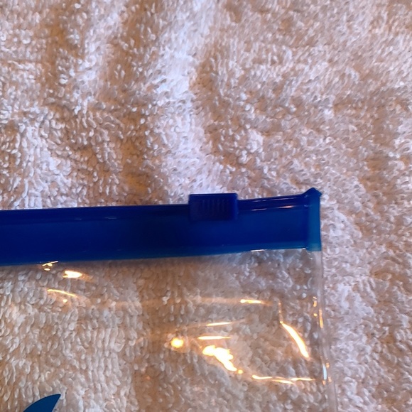 Saint Tropez Kiwi Envelope Style Toiletry Pouches - Picture 2 of 7